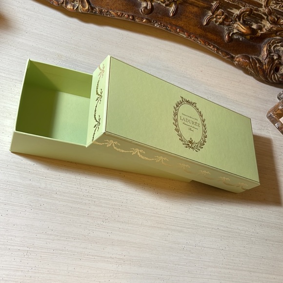 Laduree Pistachio Green Box Long - Picture 3 of 7